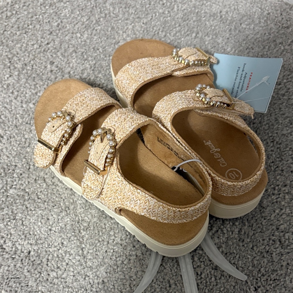 NEW W TAGS CAT AND JACK Kids Cream Sandals with Buckle Straps